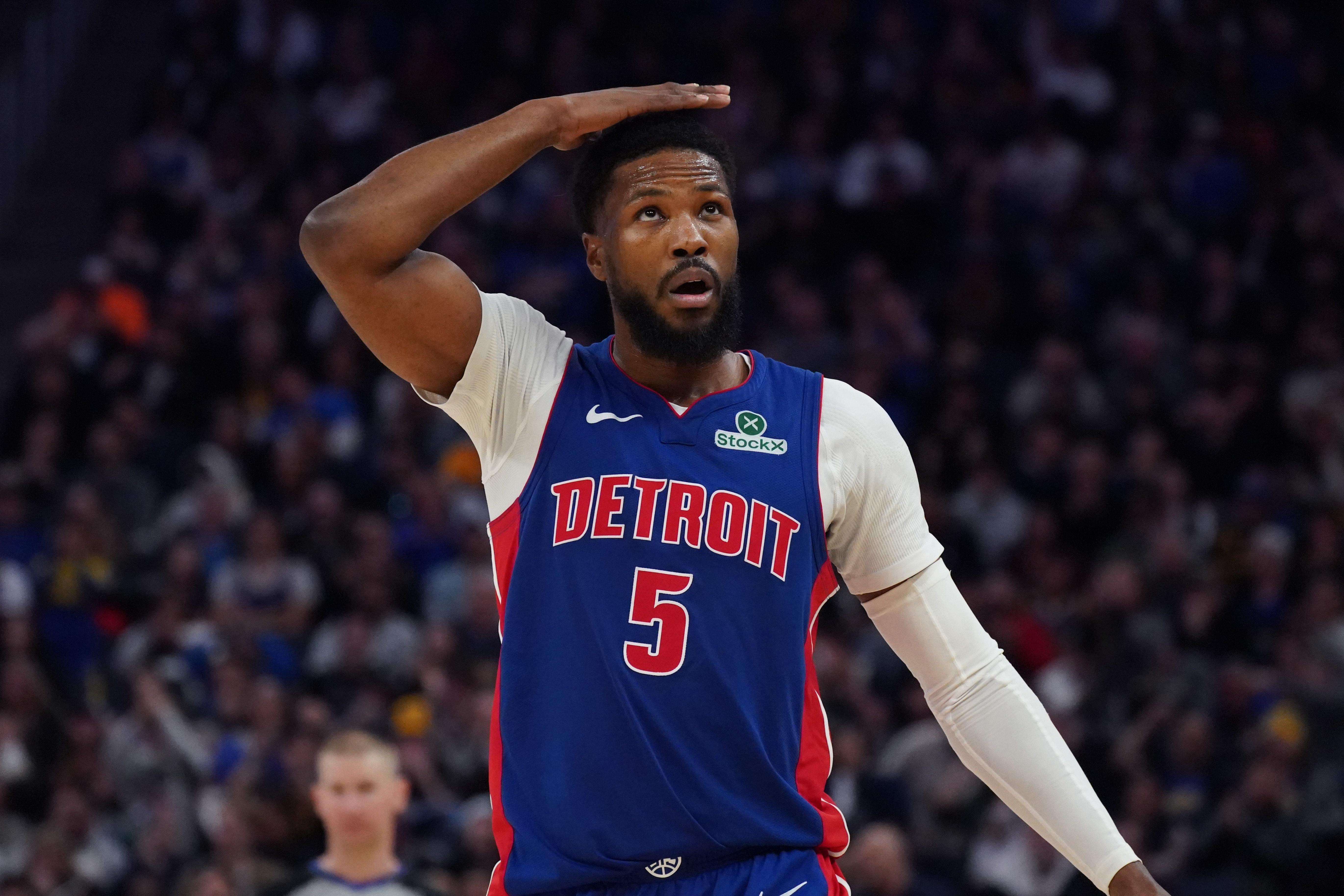 开云体育网址-场均16.3分&amp;amp;三分41.6%！火媒：火箭还有名额空缺 应追比斯利吗？